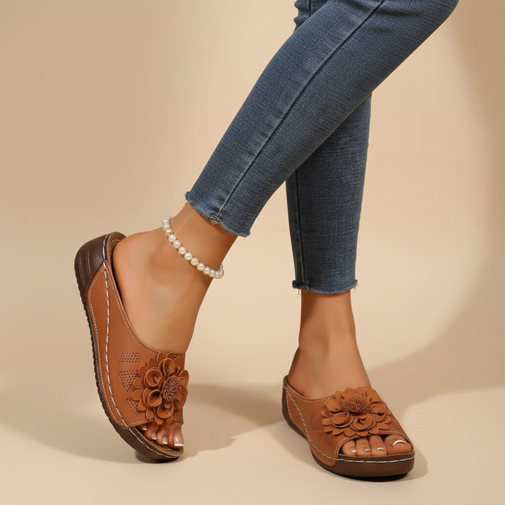 Medellín Orthopedic Sandals — Céline de Montréal