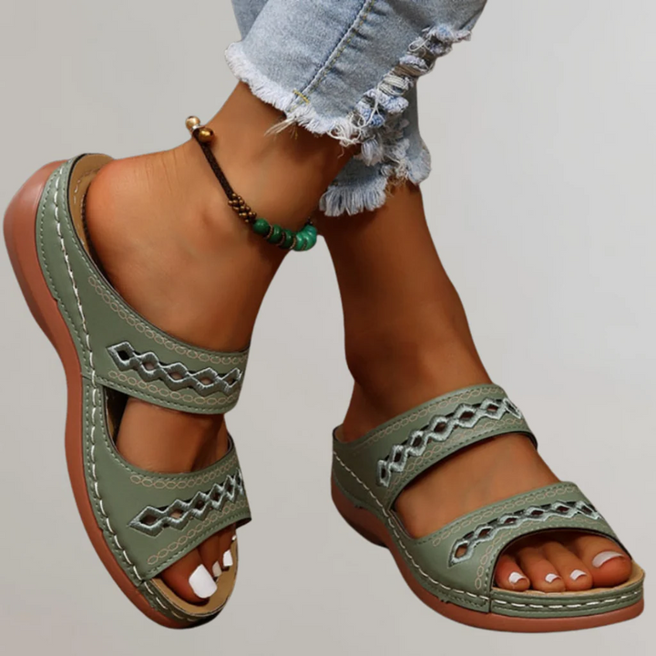 Pauline orthopedic sandals Céline de Montréal