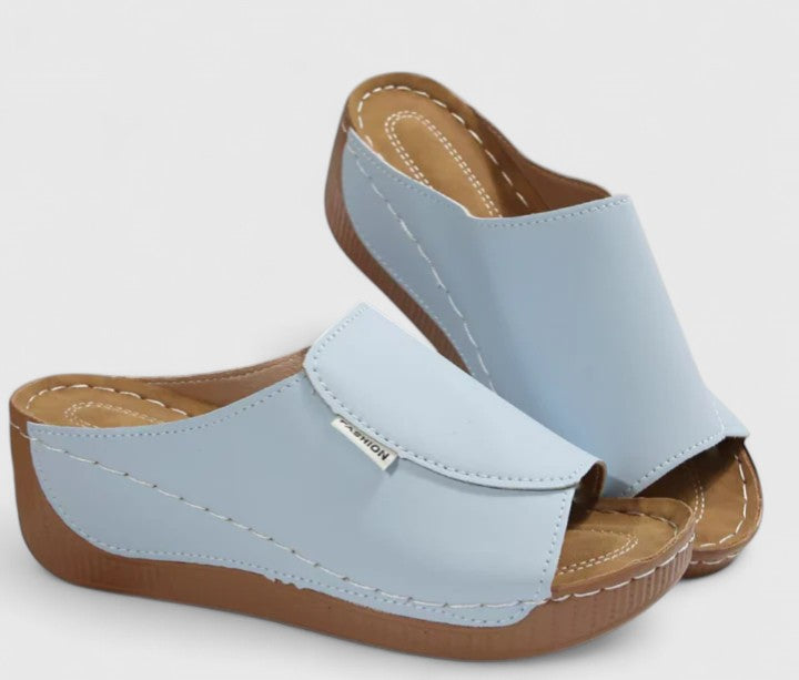 Aurélie orthopedic sandals Céline de Montréal