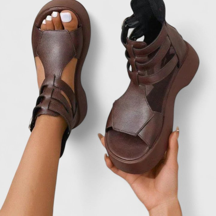 Ivana orthopedic sandals Céline de Montréal